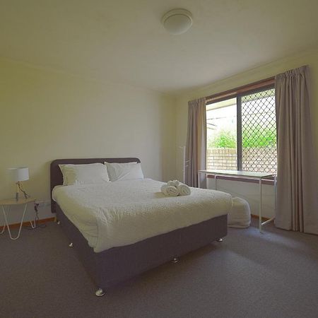 Dingding Upst-Airs Yellow House Free Parking Sandy Bay Bagian luar foto