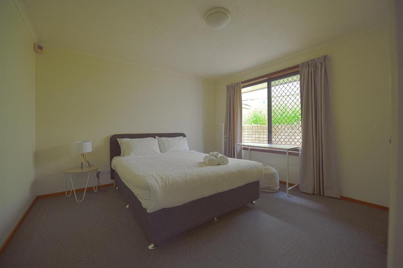 Dingding Upst-Airs Yellow House Free Parking Sandy Bay Bagian luar foto