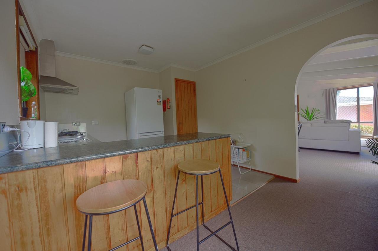 Dingding Upst-Airs Yellow House Free Parking Sandy Bay Bagian luar foto